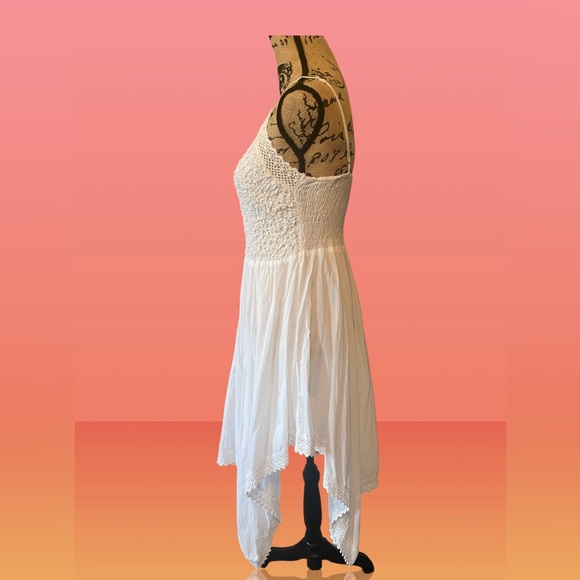 White Handkerchief Style Dress - Picture 4 of 8
